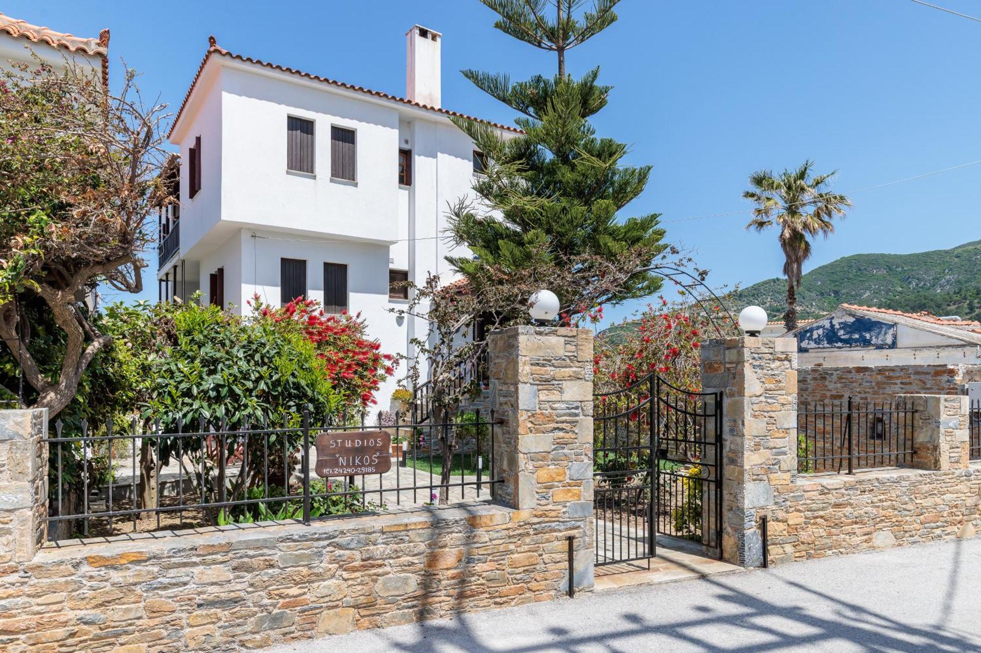 Nikolaos Studios Apartments 스코펠로스 타운 외부 사진